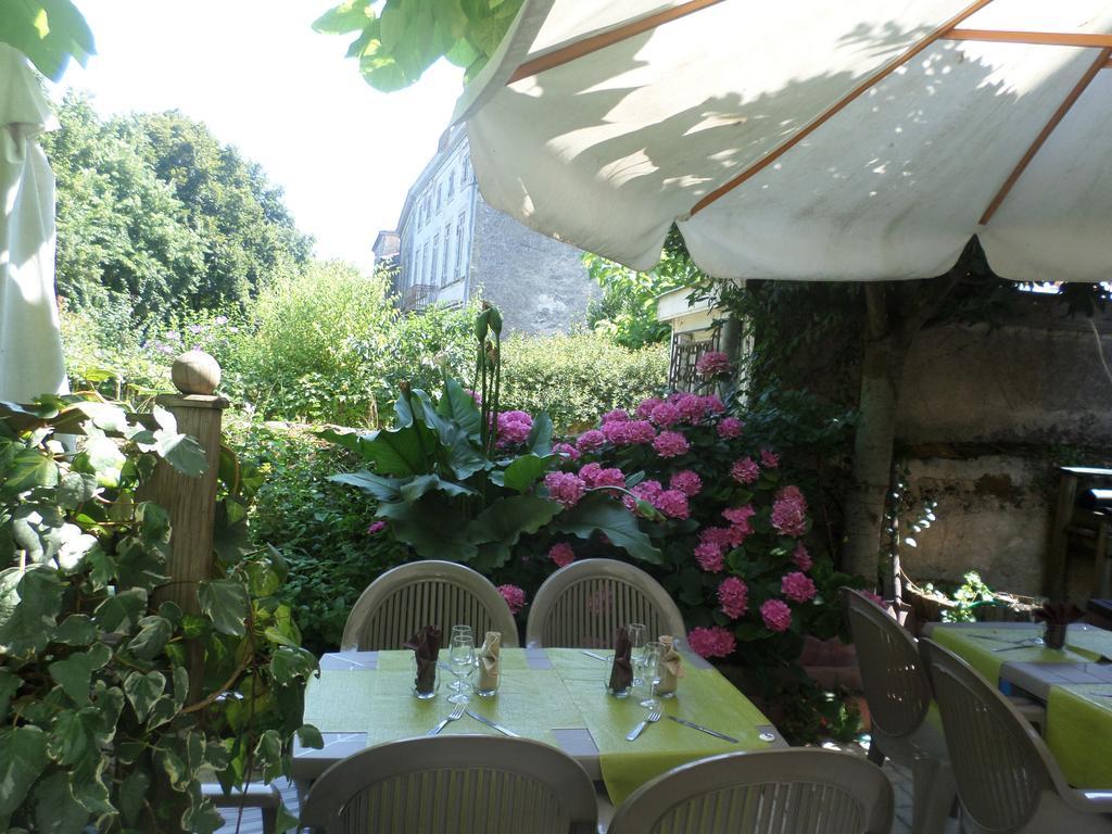 Saint-Macaire Appart'Hotel Les Tilleuls الغرفة الصورة