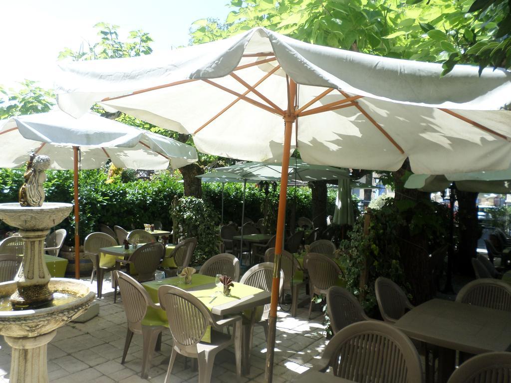 Saint-Macaire Appart'Hotel Les Tilleuls الغرفة الصورة