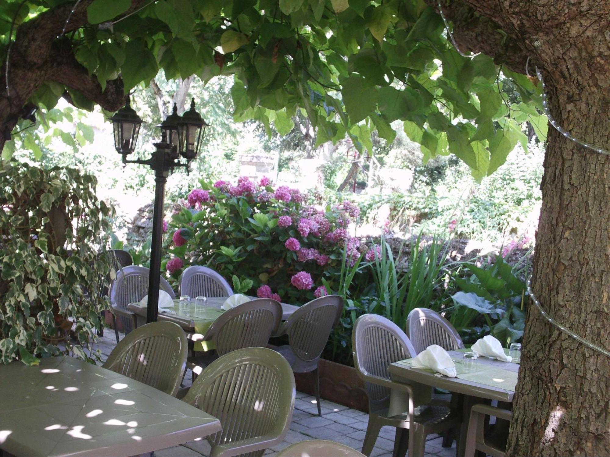 Saint-Macaire Appart'Hotel Les Tilleuls المظهر الخارجي الصورة