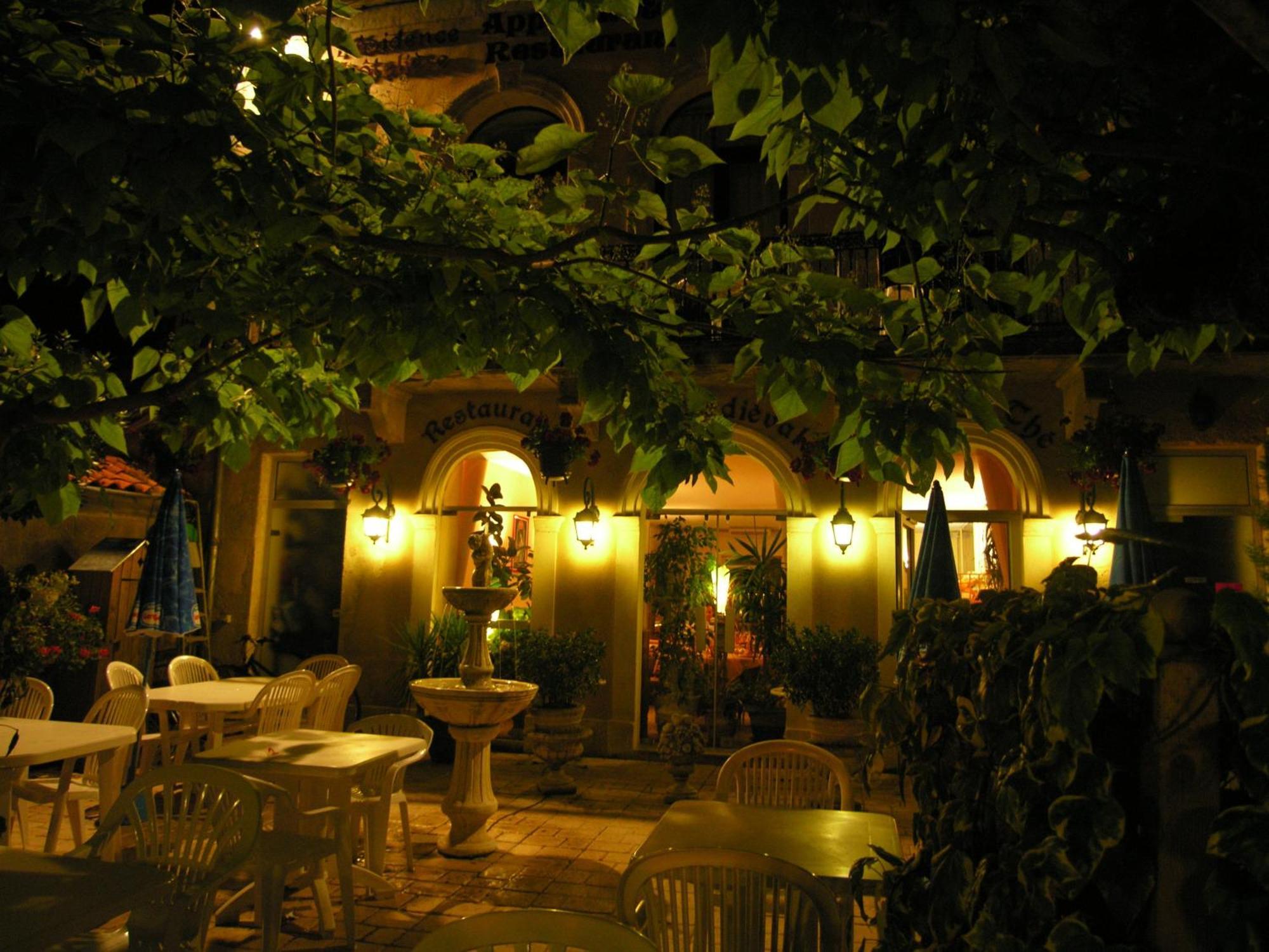 Saint-Macaire Appart'Hotel Les Tilleuls المظهر الخارجي الصورة