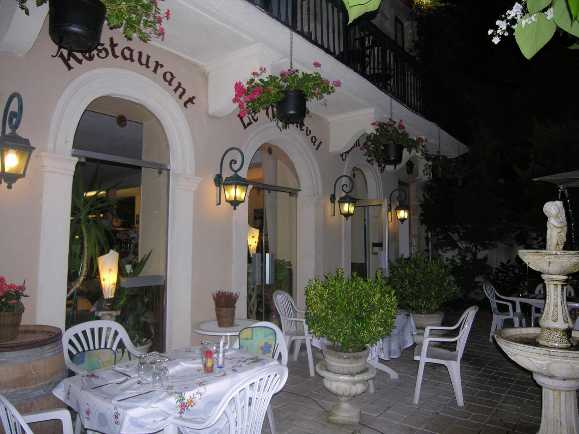 Saint-Macaire Appart'Hotel Les Tilleuls المظهر الخارجي الصورة