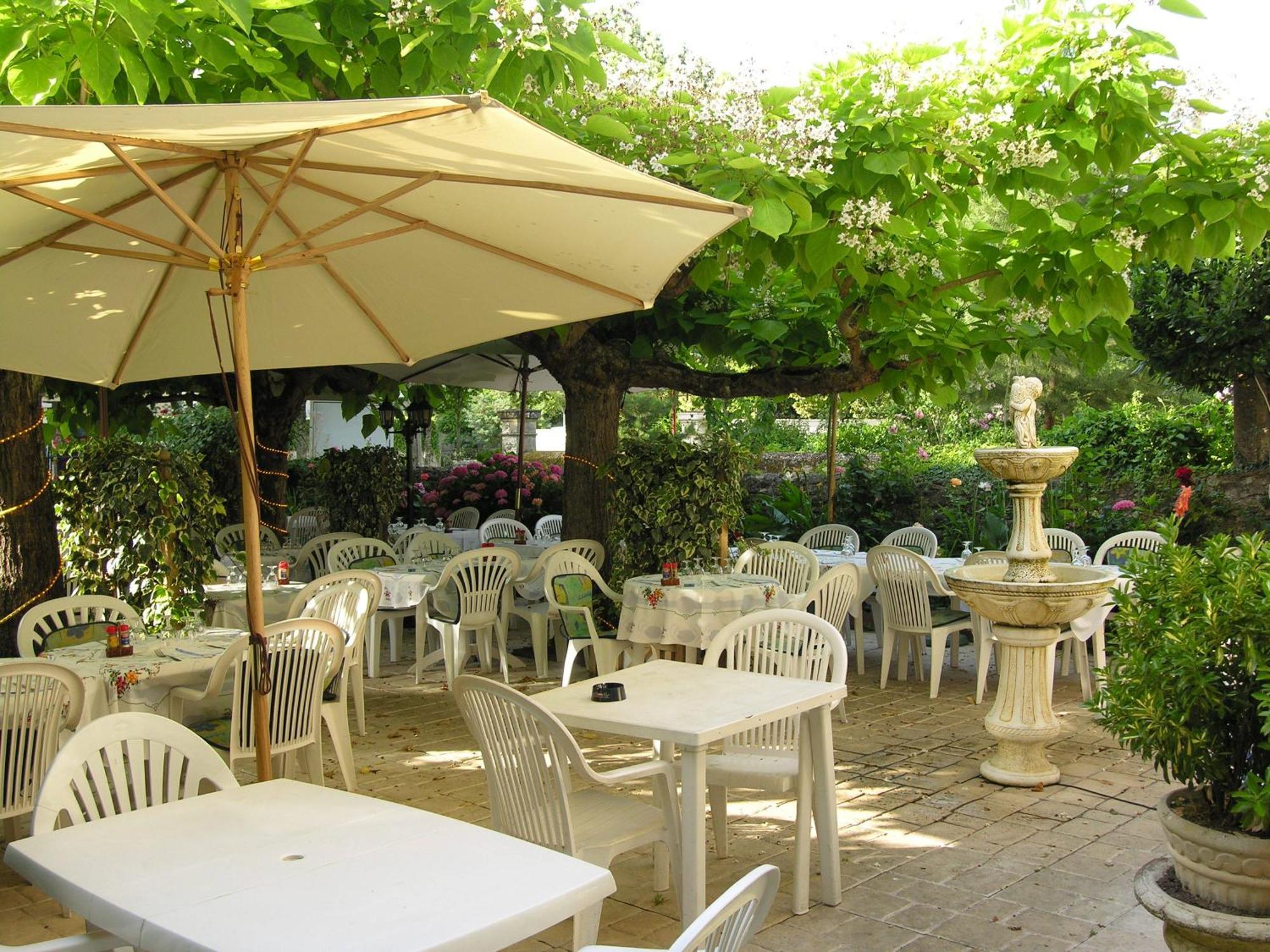 Saint-Macaire Appart'Hotel Les Tilleuls المظهر الخارجي الصورة
