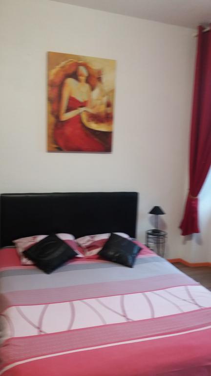 Saint-Macaire Appart'Hotel Les Tilleuls الغرفة الصورة