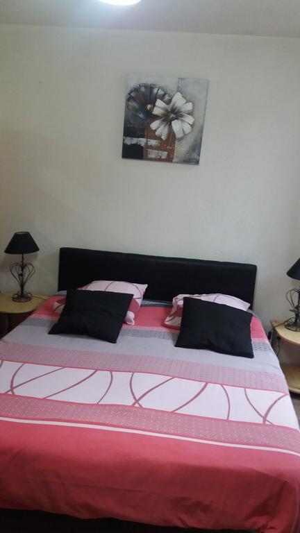 Saint-Macaire Appart'Hotel Les Tilleuls الغرفة الصورة