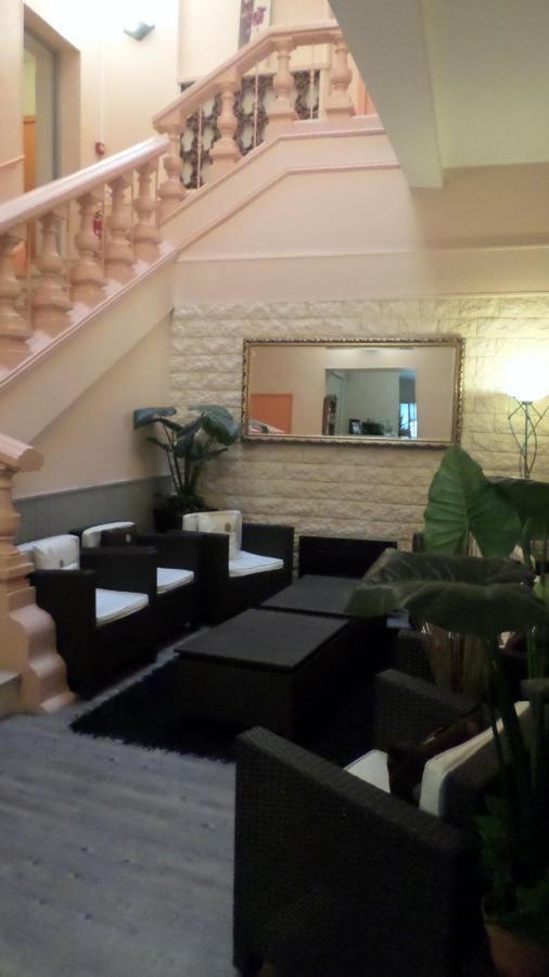 Saint-Macaire Appart'Hotel Les Tilleuls المظهر الخارجي الصورة