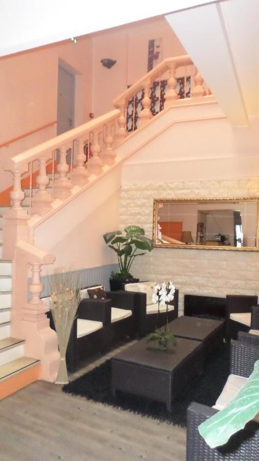 Saint-Macaire Appart'Hotel Les Tilleuls المظهر الخارجي الصورة